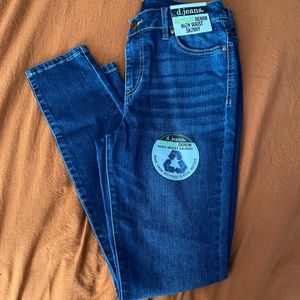 D. Jeans NWT